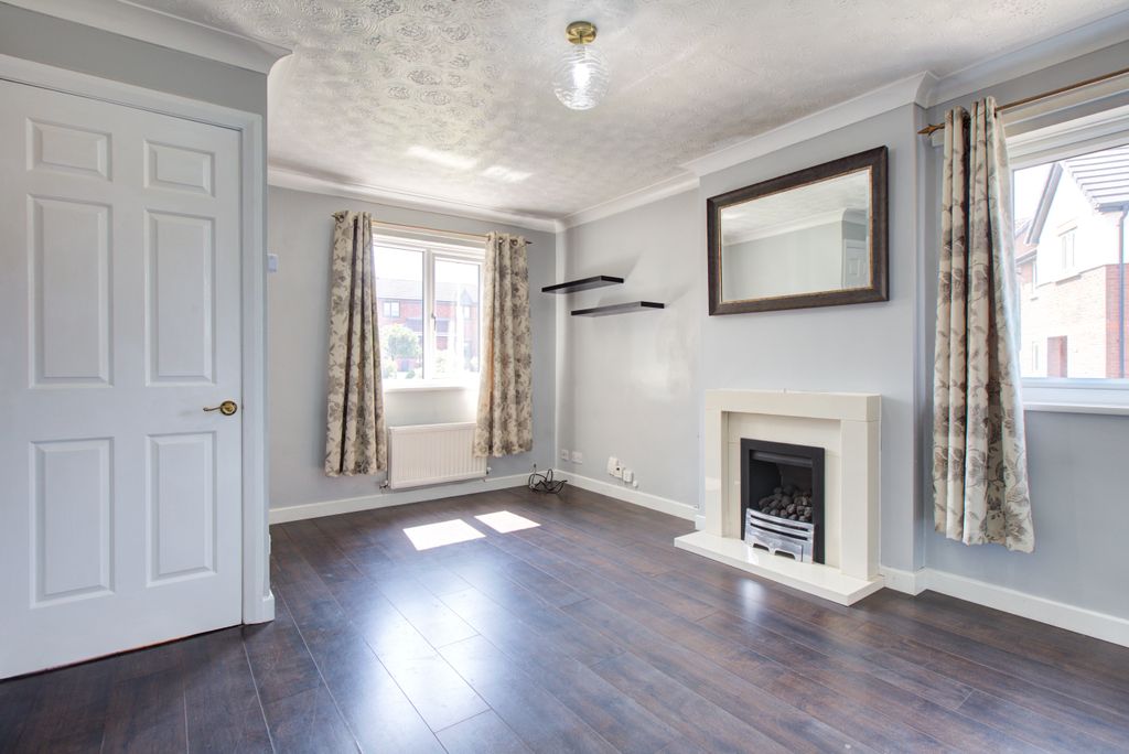 Property photo 3 of 20 46 Clough Avenue-7