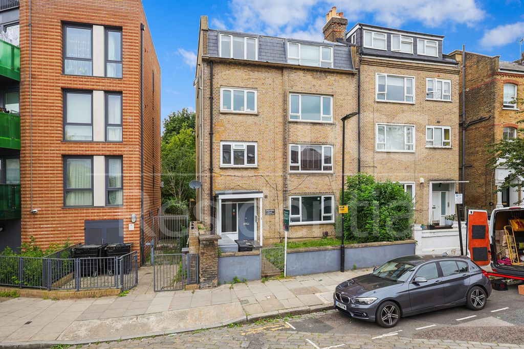 Property photo 1 of 25