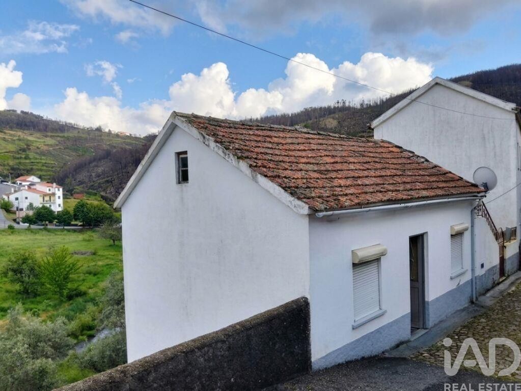 Property photo 2 of 40
