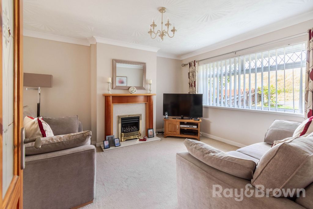 Property photo 2 of 31