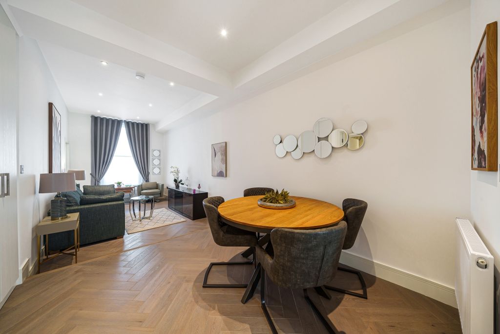 Property photo 3 of 17 Dining Area