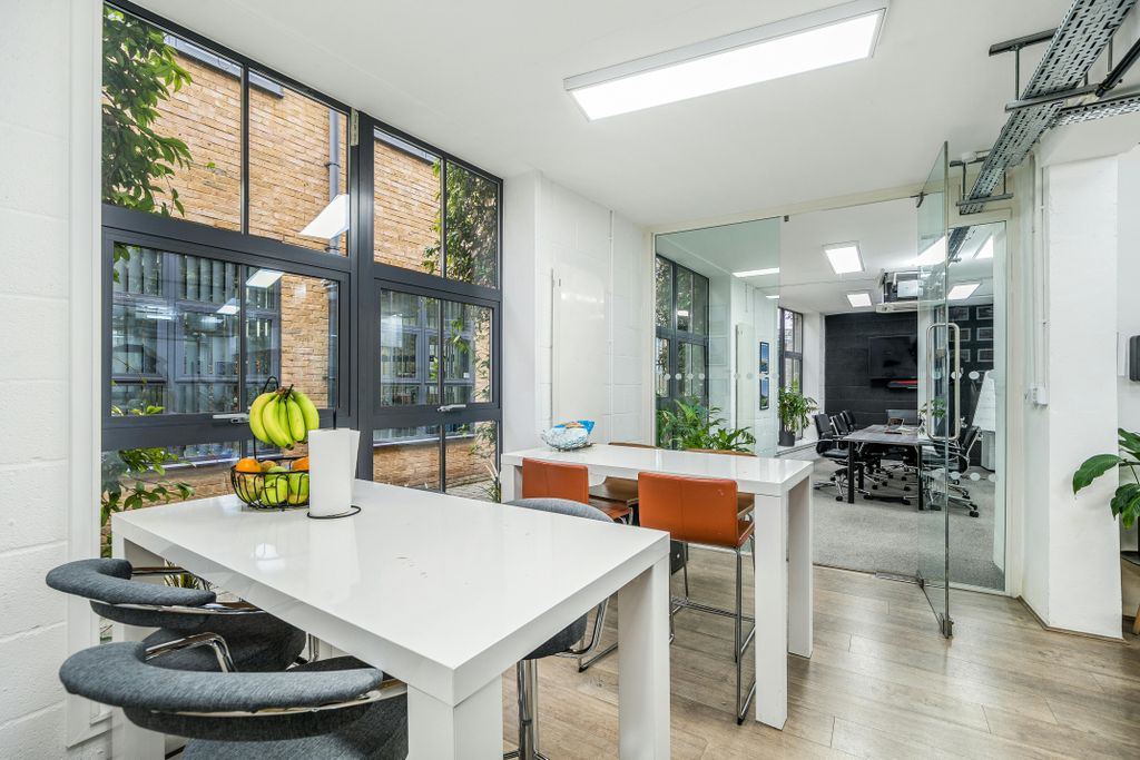 Property photo 2 of 11 13865542692d965960002Arw1.Jpg