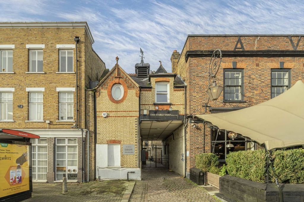 Property photo 1 of 8