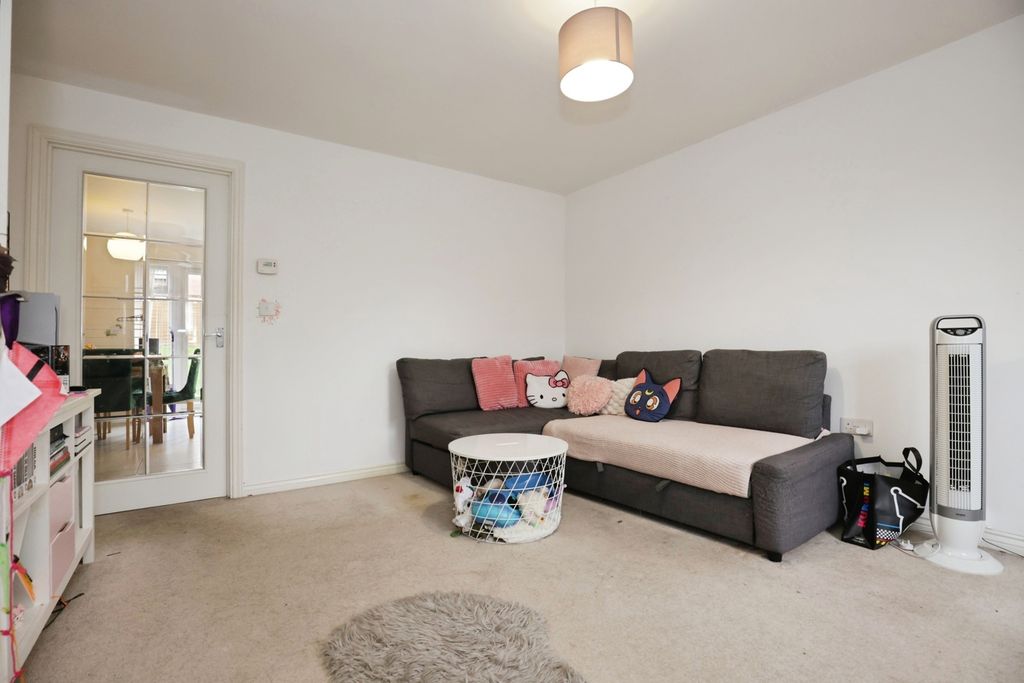 Property photo 3 of 16 Photo