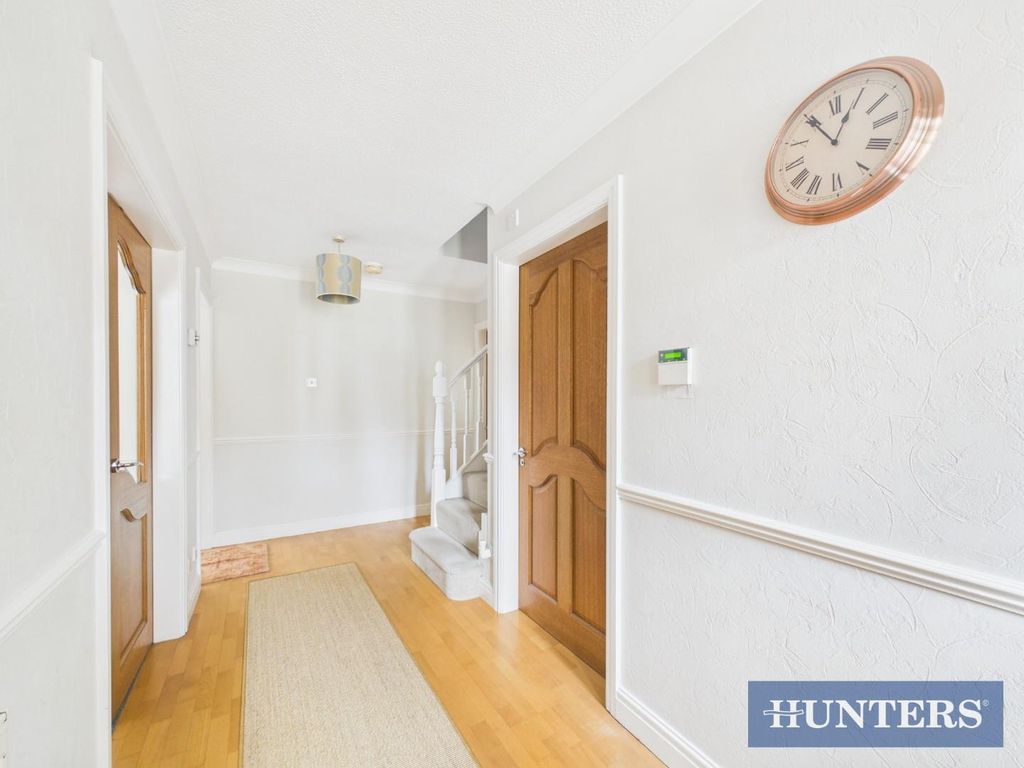 Property photo 2 of 25 Entrance Hall