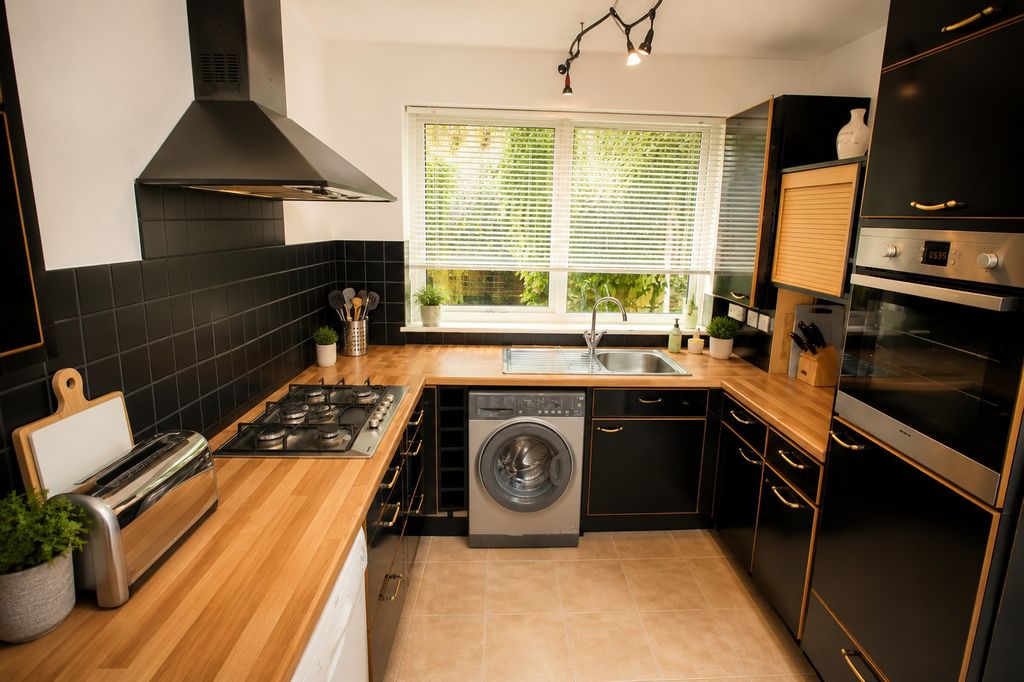 Property photo 3 of 8 5355972