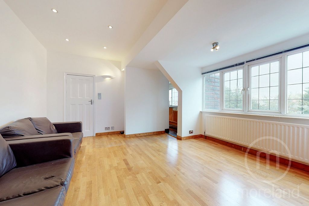 Property photo 2 of 12 4517791