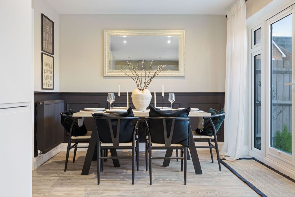 Property photo 2 of 28