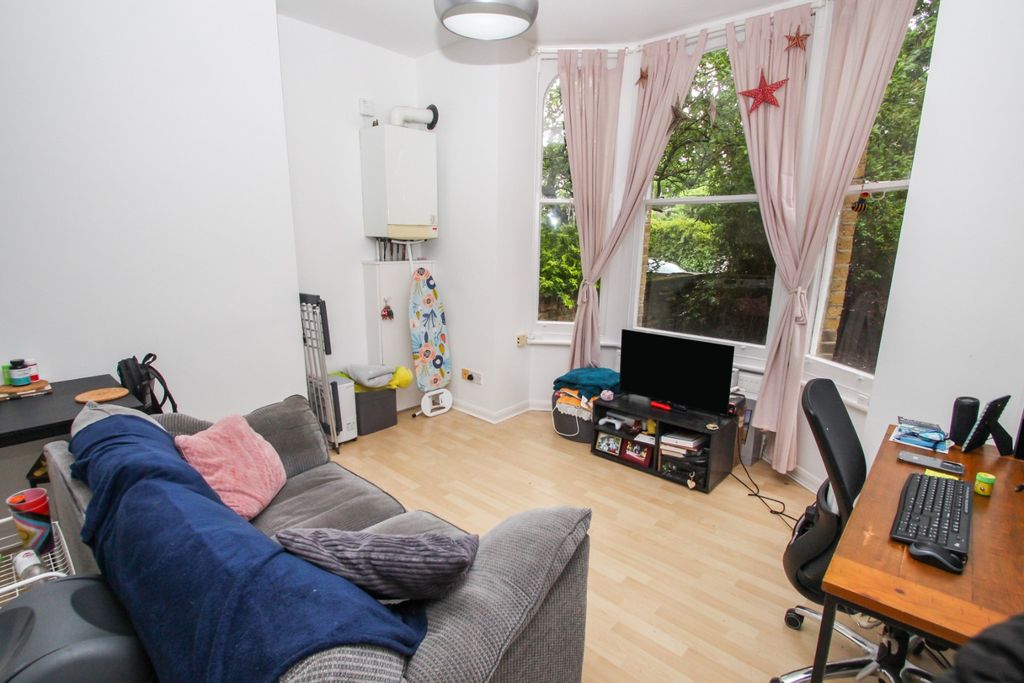 Property photo 3 of 10 3958802