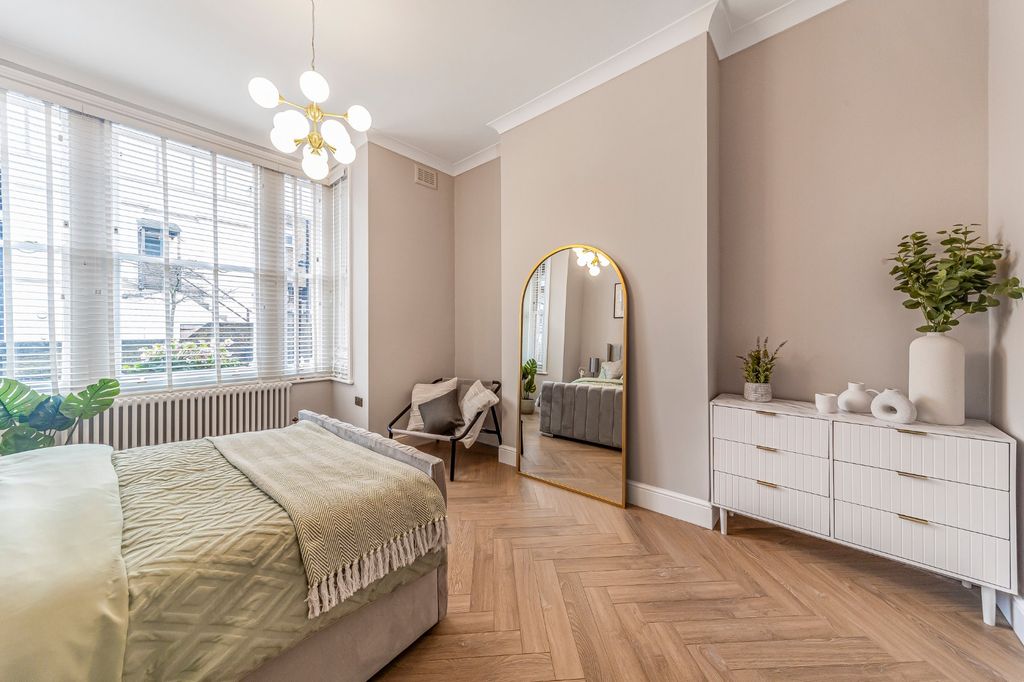 Property photo 3 of 12 Picture No. 11