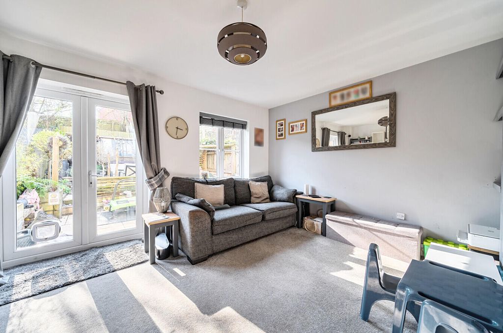 Property photo 3 of 14 Living Room