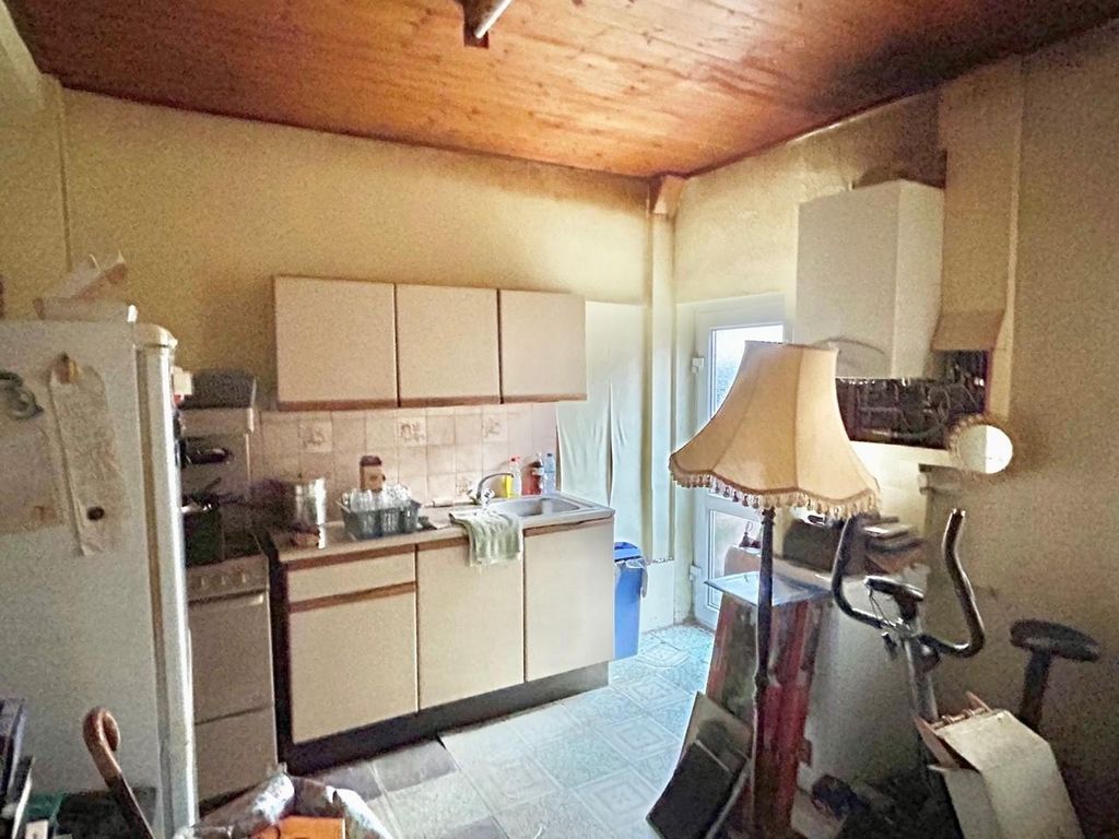 Property photo 3 of 7 Kitchen.Jpg