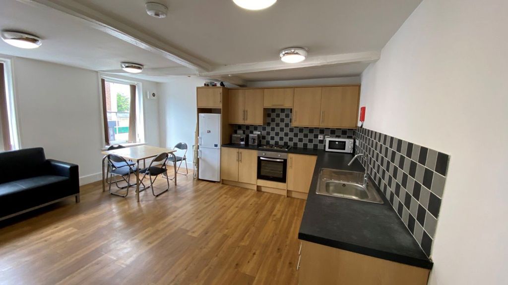 Property photo 3 of 29