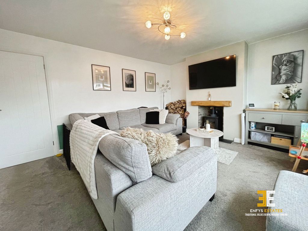 Property photo 3 of 26