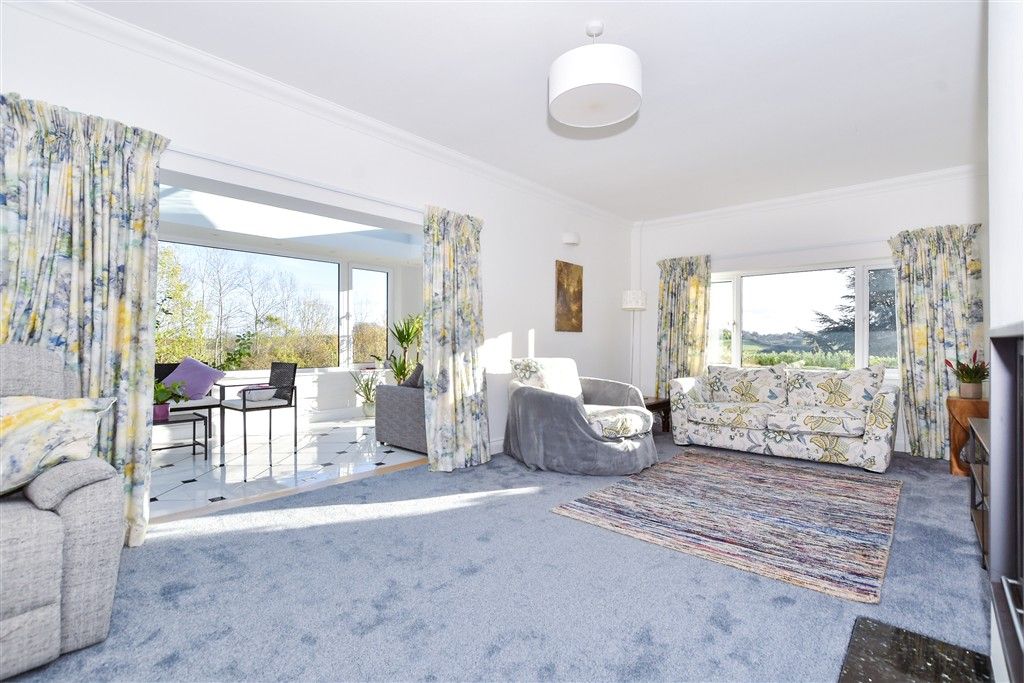 Property photo 1 of 19 Sitting Area