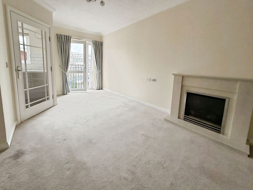 Property photo 2 of 12 Living/Dinner Room