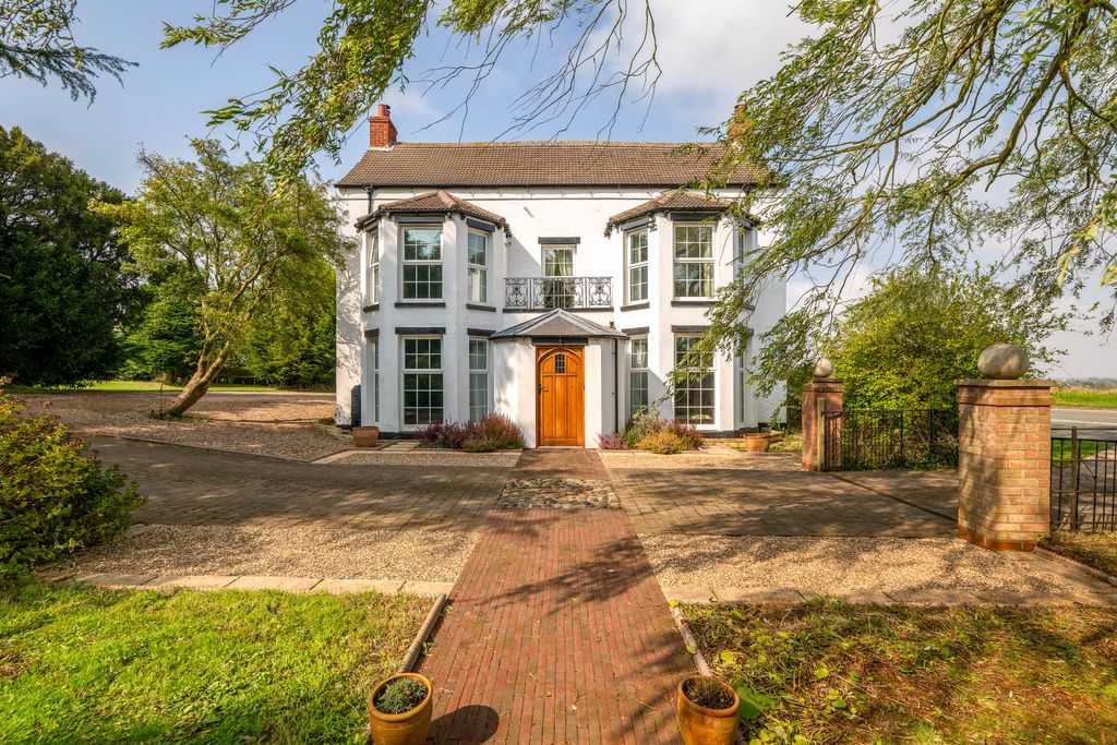 Property photo 1 of 52 10