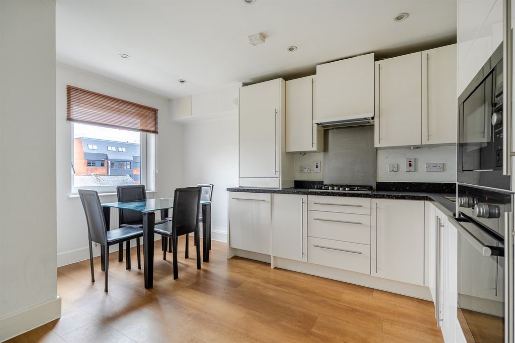 Property photo 3 of 9 Kitchen