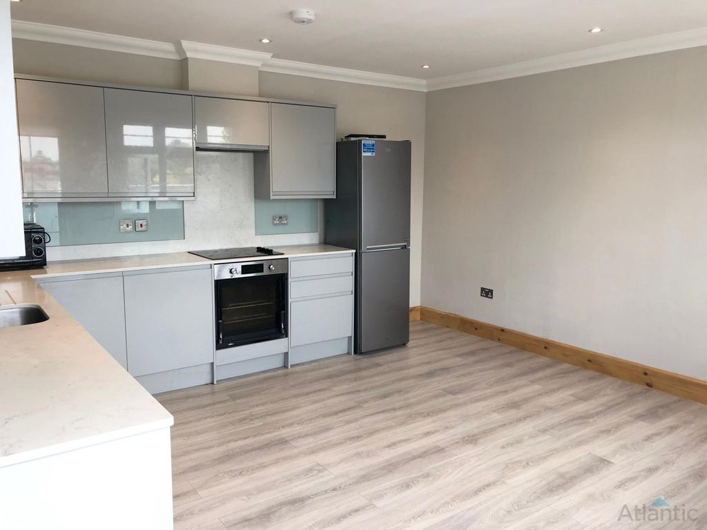 Property photo 3 of 9 Gallery