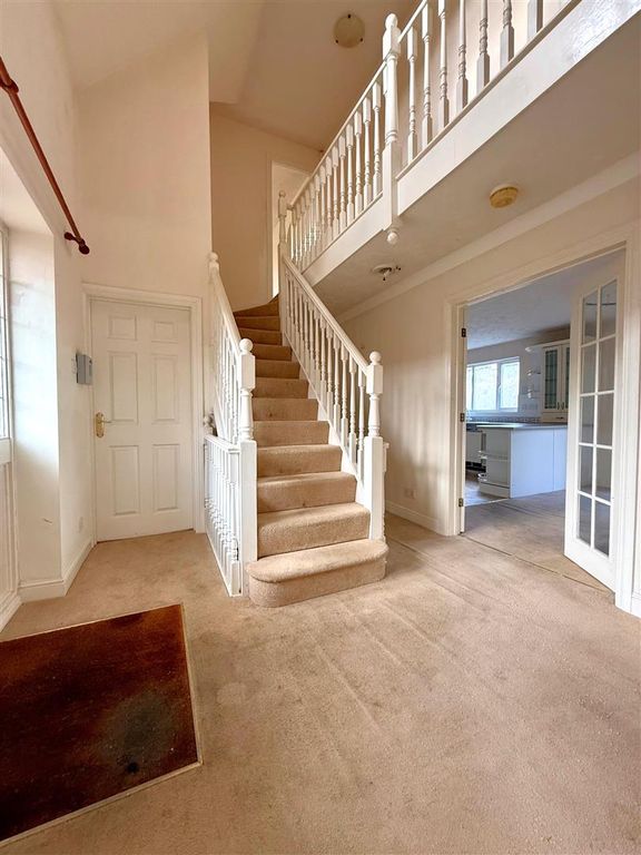 Property photo 2 of 20 Hallway.Jpg