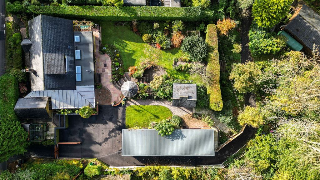 Property photo 2 of 39