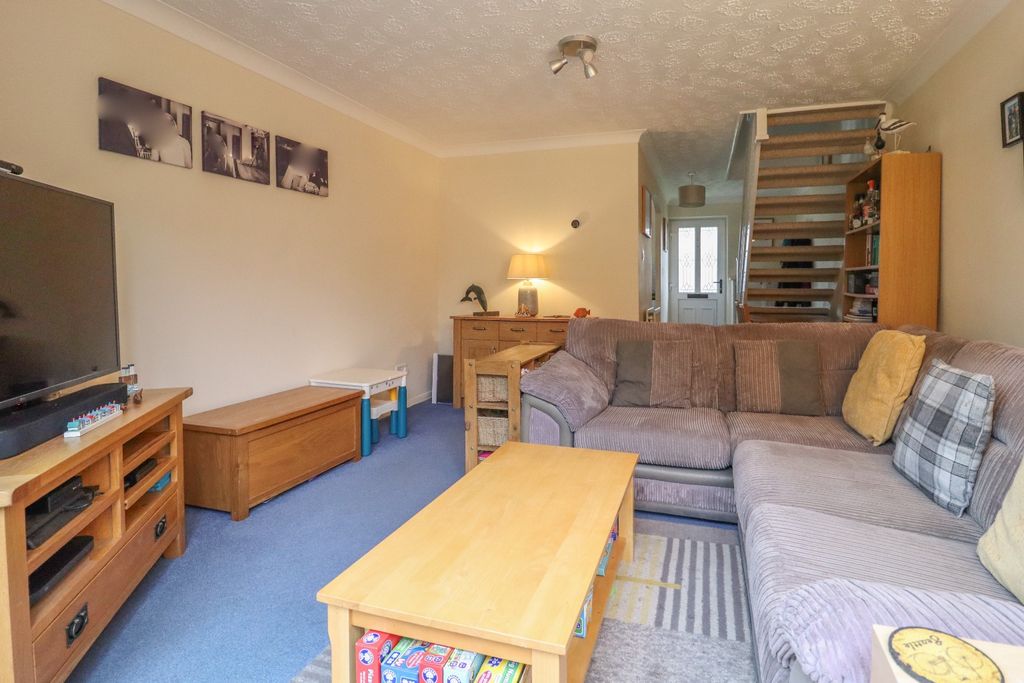 Property photo 2 of 18 4766055