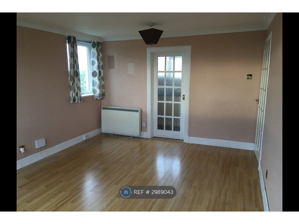Property photo 1 of 11 Lounge