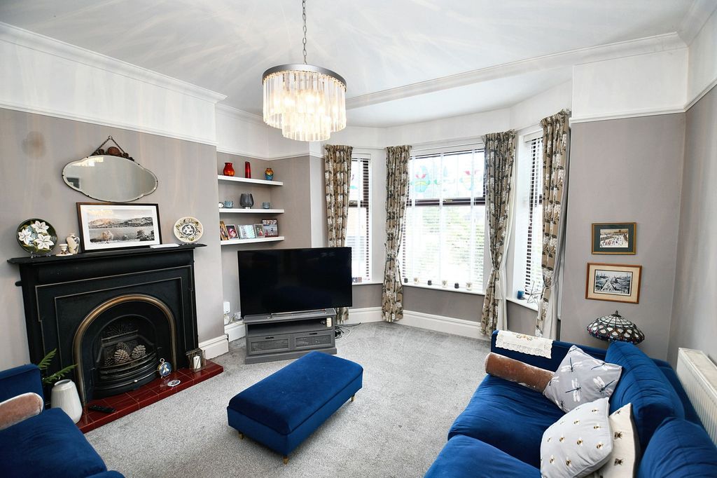 Property photo 2 of 30