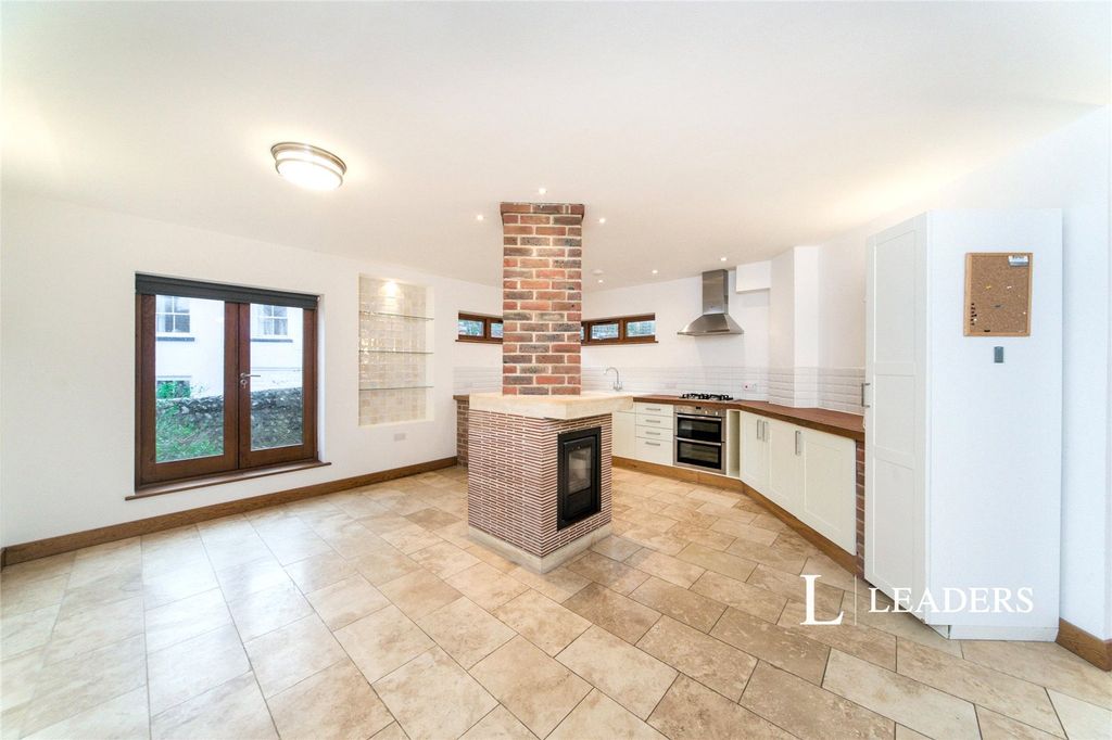 Property photo 3 of 16 Kitchen Diner