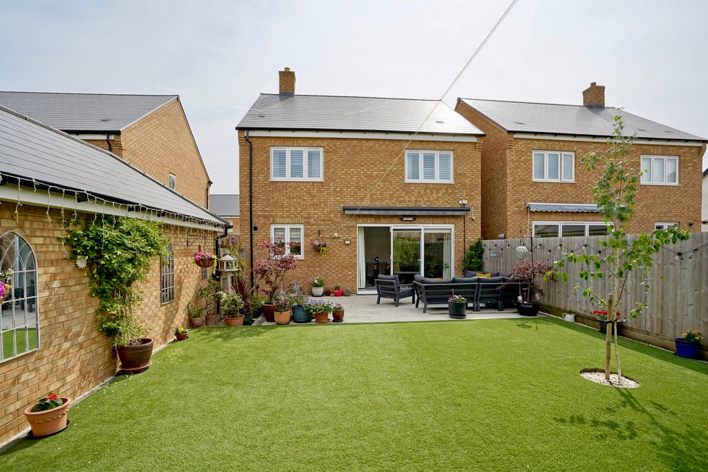 Property photo 2 of 17