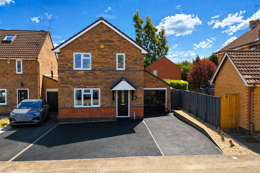 Property photo 1 of 24 Fronthouse