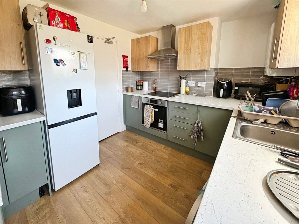 Property photo 3 of 13 Kitchen