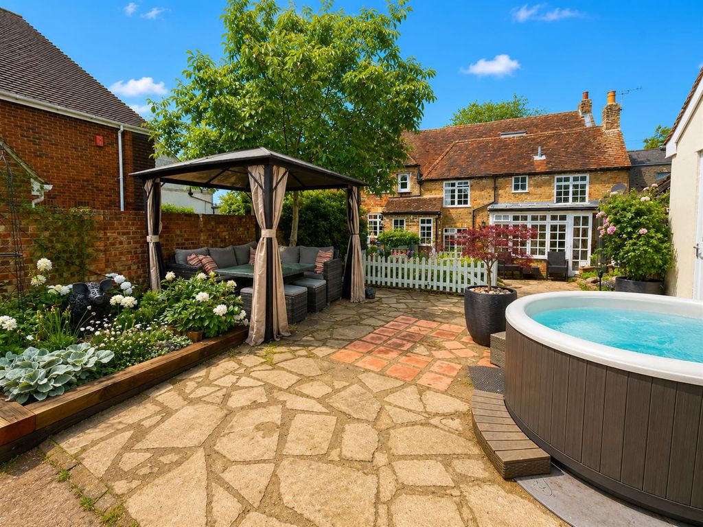 Property photo 1 of 23 High Street 4.Png
