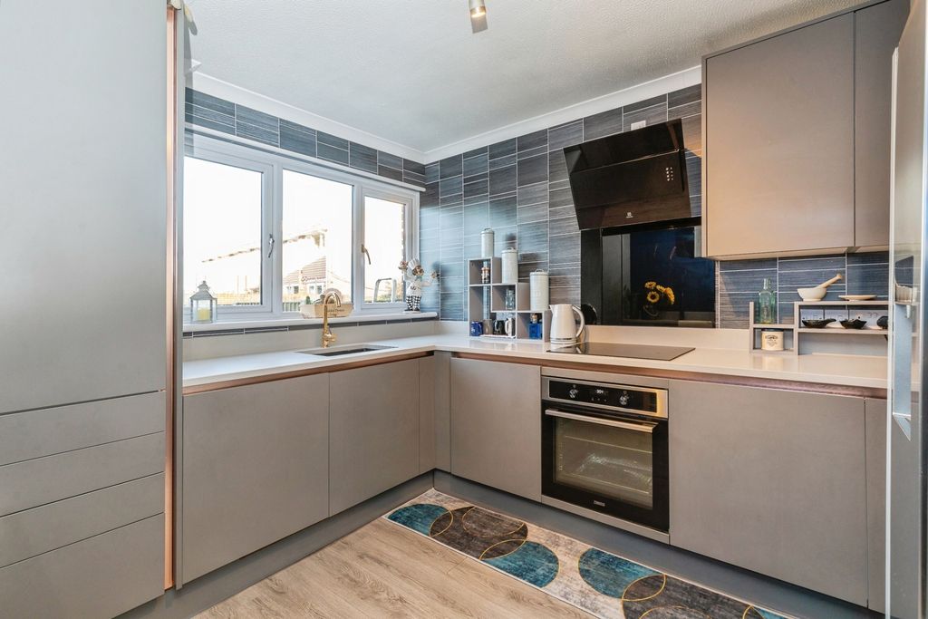 Property photo 2 of 17 Pbox-Img.Jpg