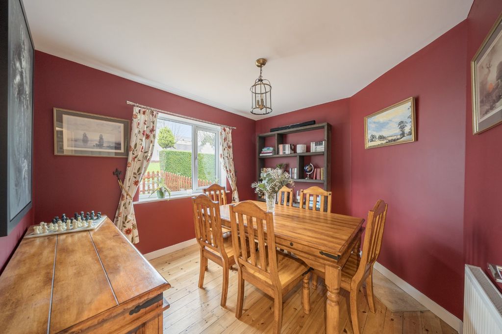 Property photo 3 of 11 Picture No. 12