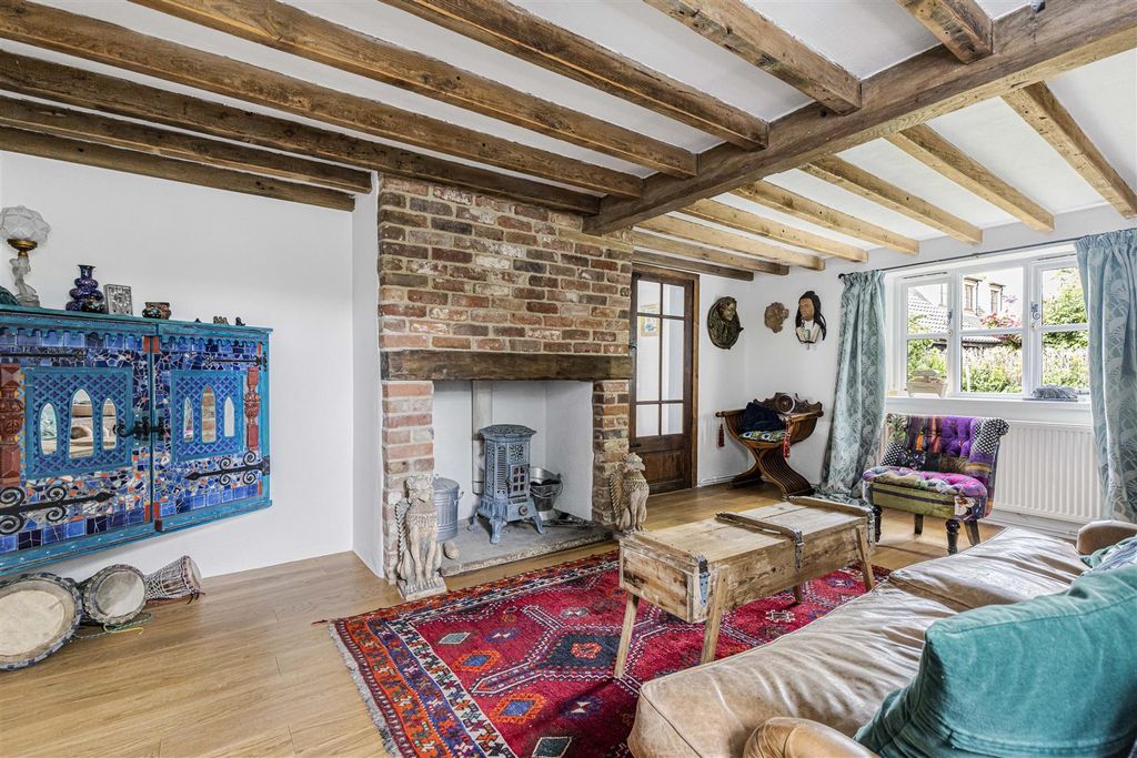 Property photo 2 of 19