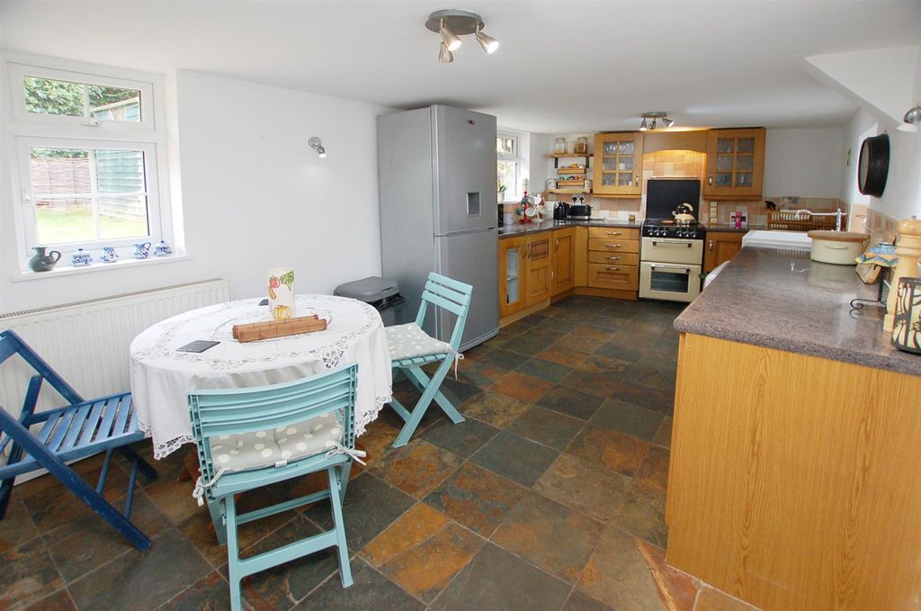 Property photo 3 of 22