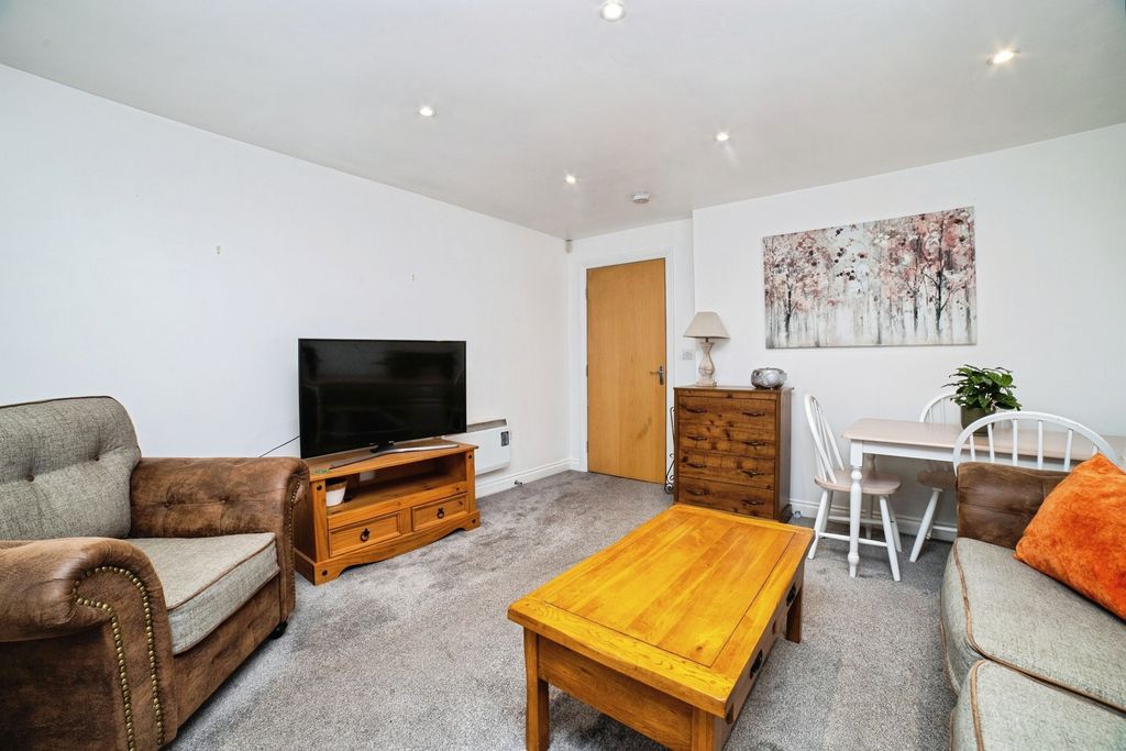 Property photo 3 of 14 Pbox-Img.Jpg