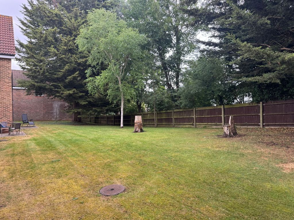 Property photo 2 of 8