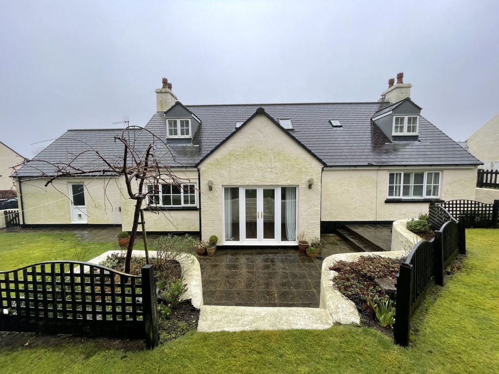 Property photo 2 of 31