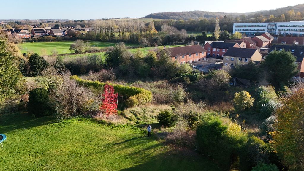 Property photo 2 of 10 4632613