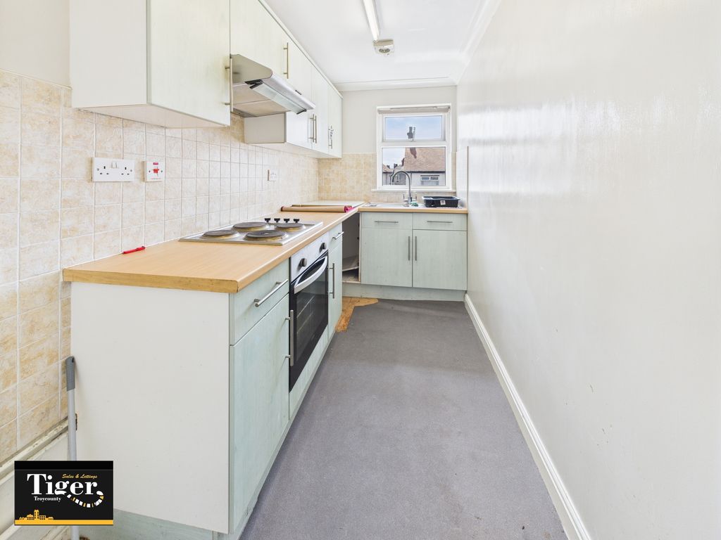 Property photo 3 of 6 Cam03440G0-Pr0340-Still001