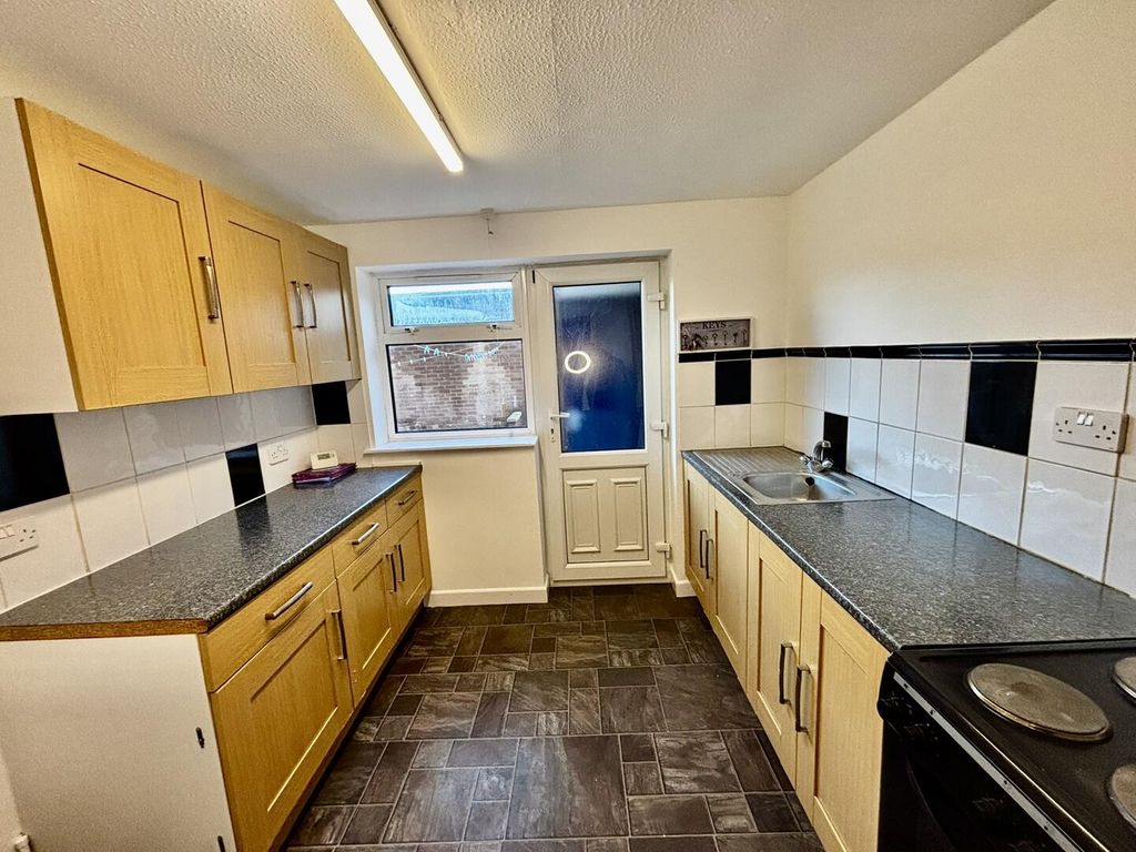 Property photo 3 of 15 Kitchen