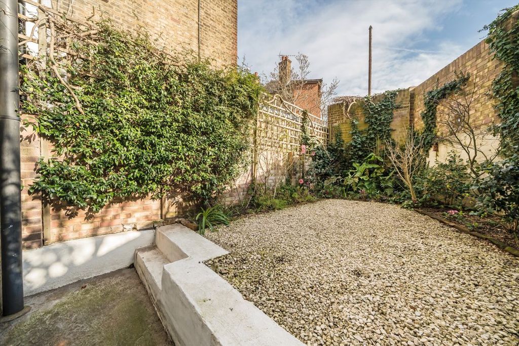 Property photo 3 of 8