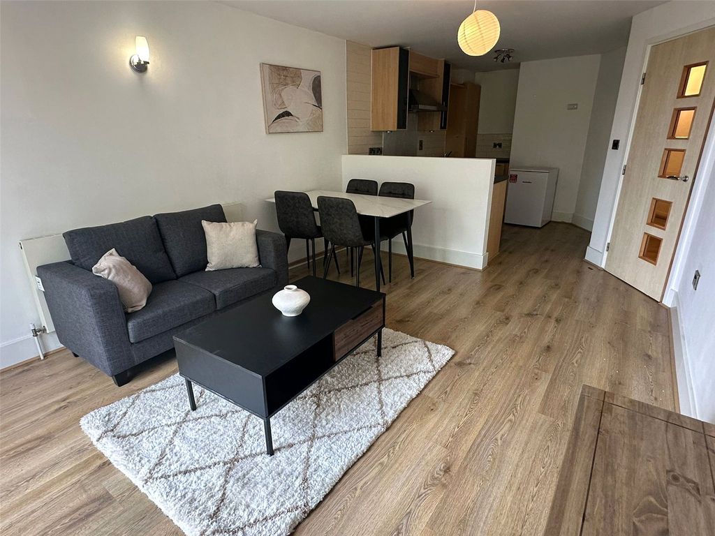 Property photo 2 of 6 Picture No. 12