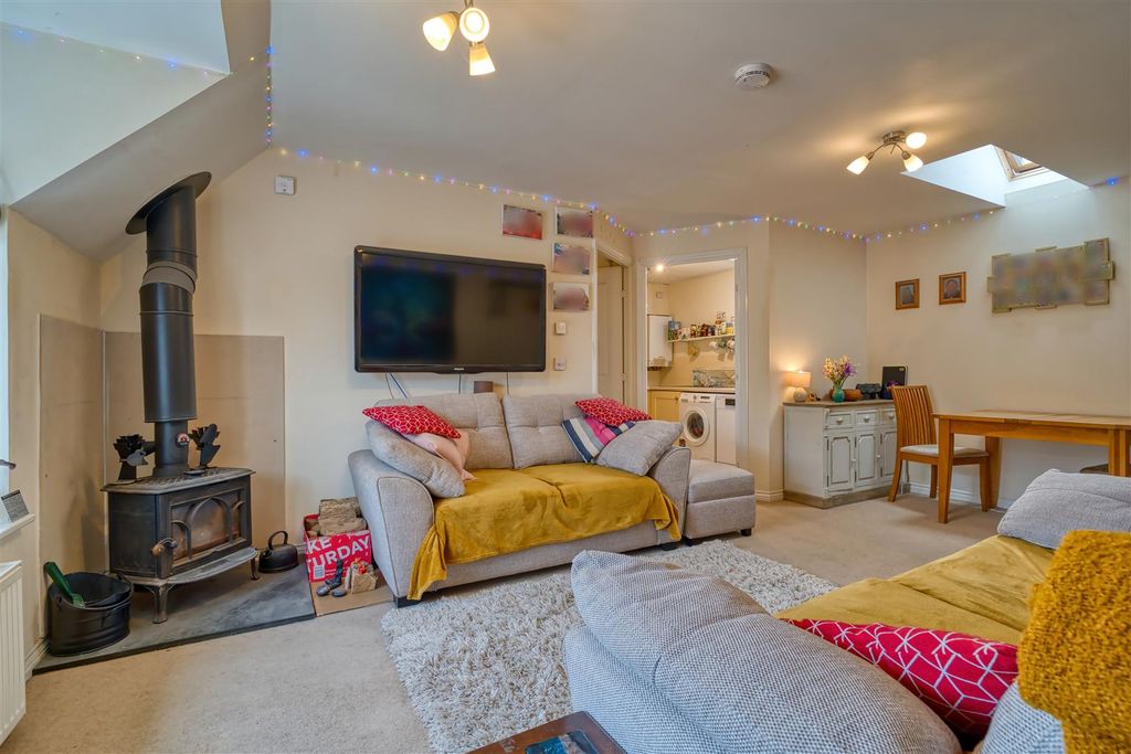 Property photo 3 of 8 Sitting Room/Diner