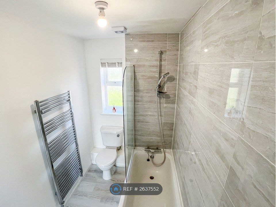 Property photo 3 of 26 Bathroom