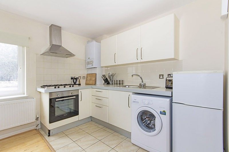 Property photo 2 of 8 Kitchen