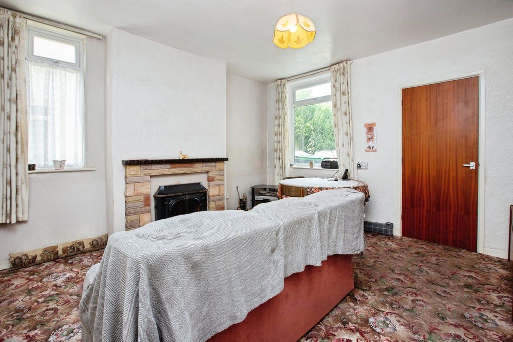 Property photo 3 of 12 Pbox-Img.Jpg