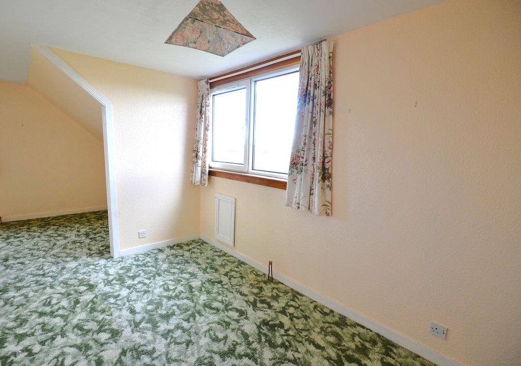 Property photo 3 of 25